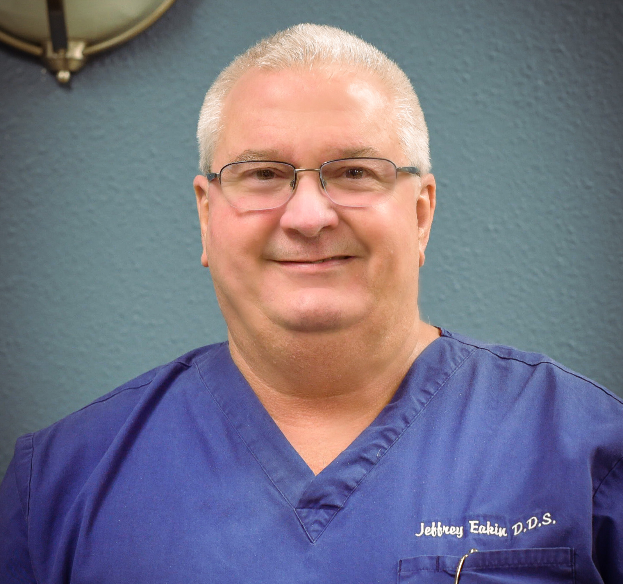 Book your implant consultation with Dr. Eakin at Castle Dental & Implants.
