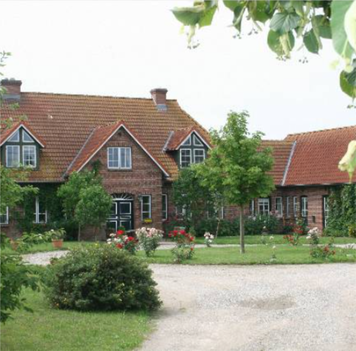 Bauunternehmen Hicke Inh. Falko Mrasek, Dorfstr. 4 in Borrentin