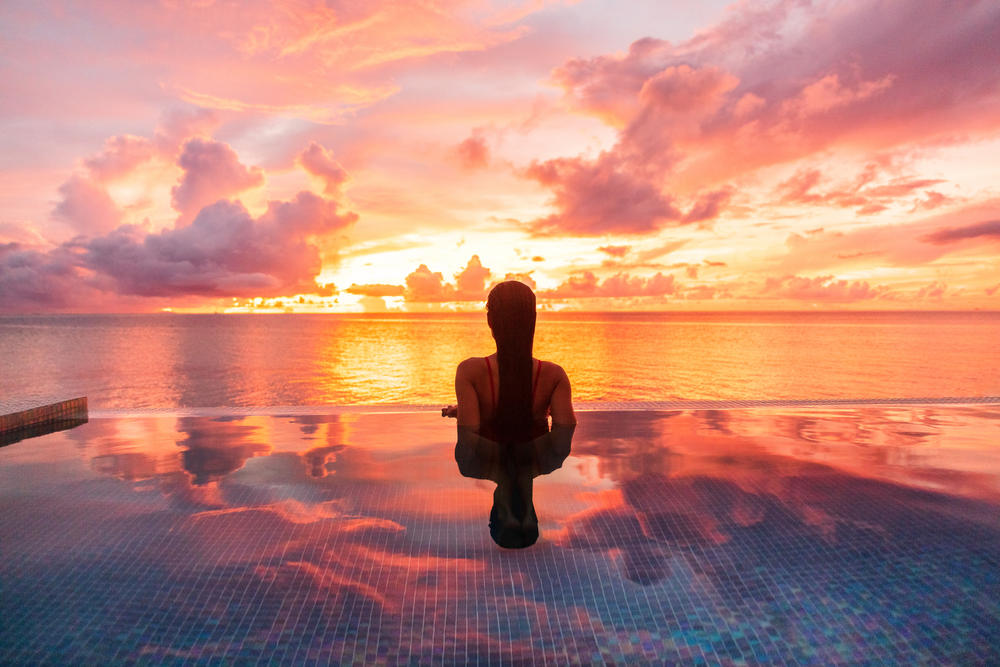 Infinity pool builder Florida