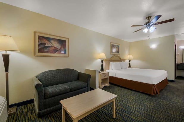 Images SureStay by Best Western Falfurrias