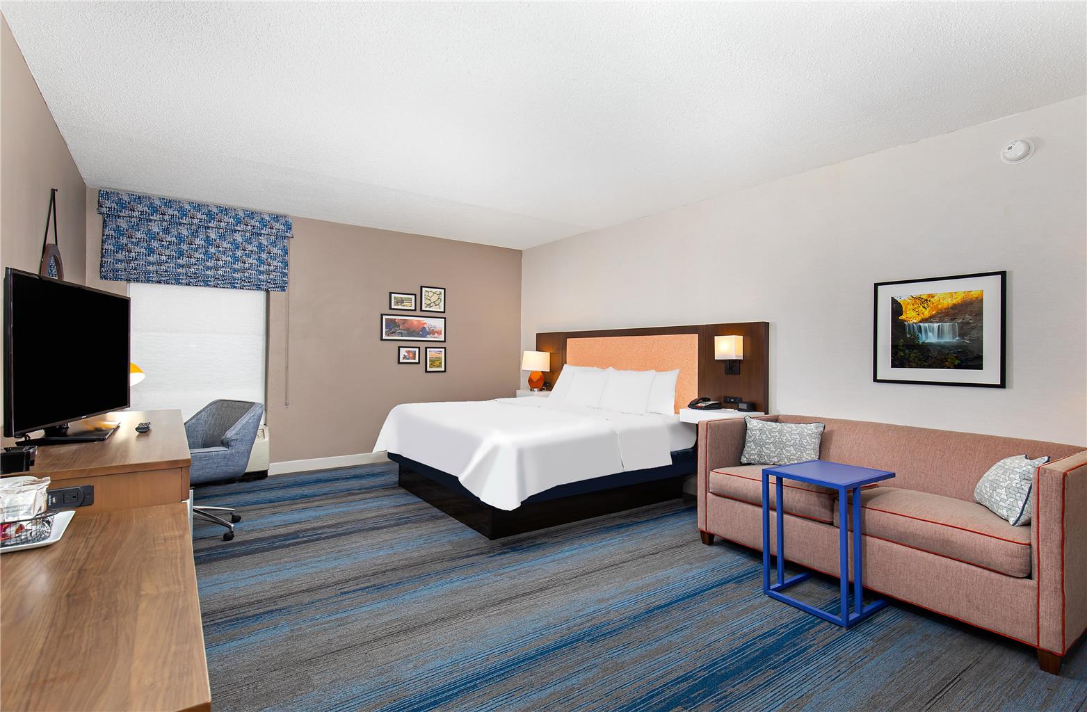 Guest room
