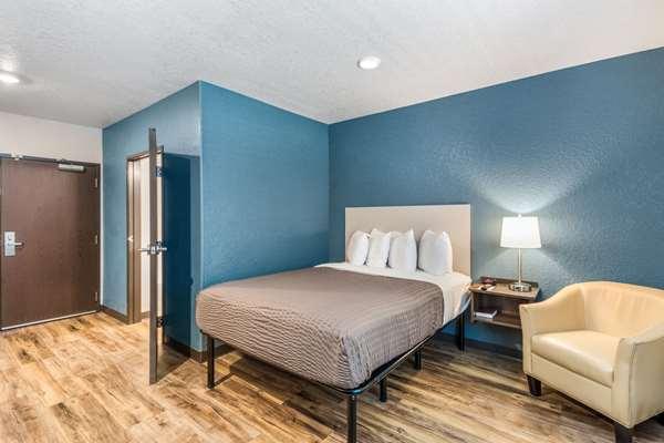 Images WoodSpring Suites Bradenton