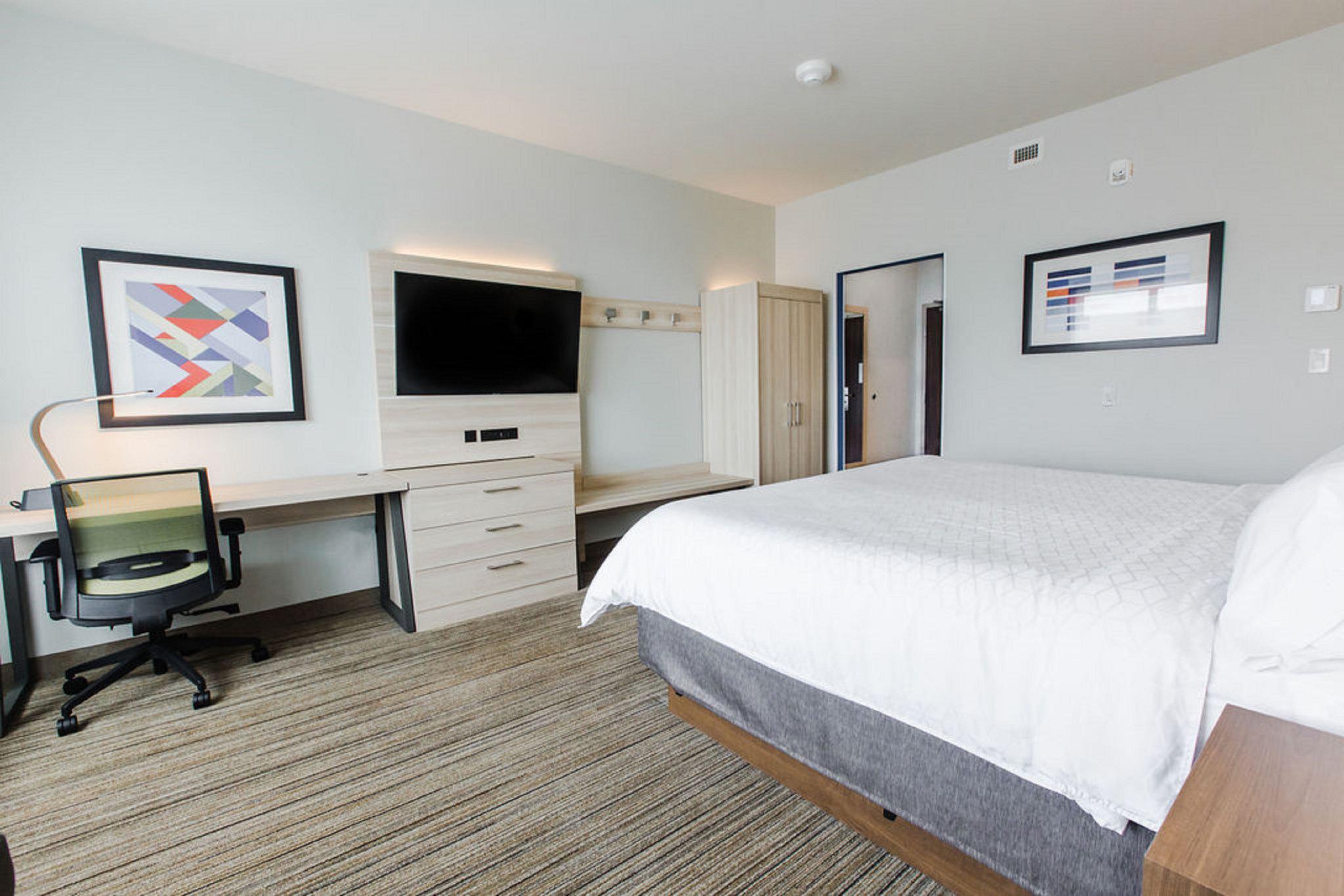 Images Holiday Inn Express & Suites Edmonton N - St. Albert, an IHG Hotel