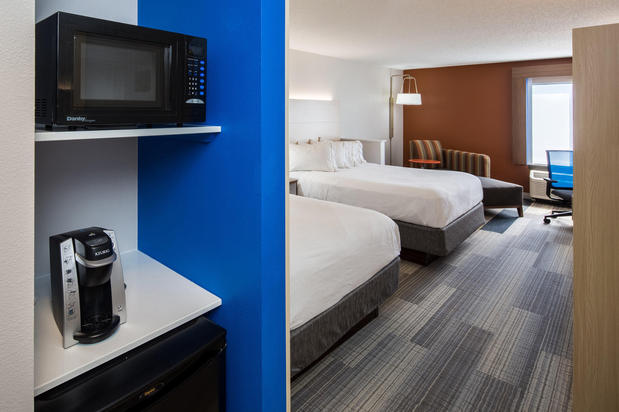 Images Holiday Inn Express Cedar Rapids (Collins Rd) by IHG