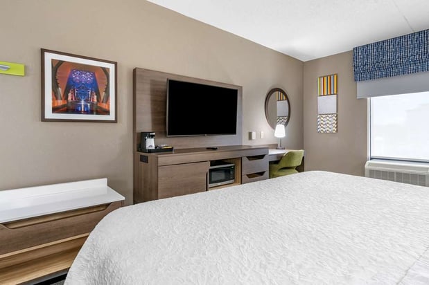 Images Hampton Inn & Suites Louisville East