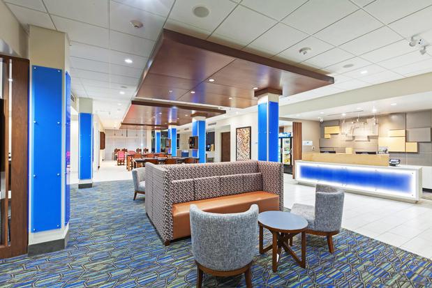 Images Holiday Inn Express & Suites Tulsa South - Woodland Hills by IHG