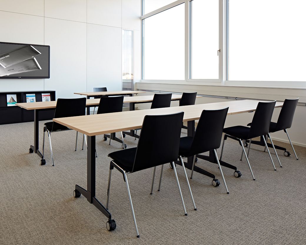 Echo Büromöbel Ernst & Cie AG, Huebstrasse 4 in Holziken