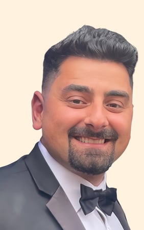 Images Donovan Khamoro, Counselor