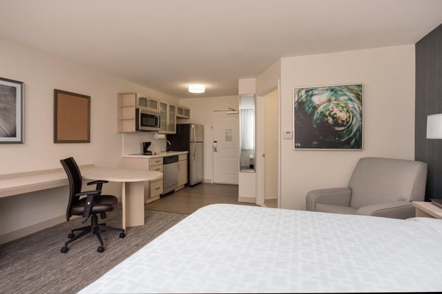 Images Candlewood Suites Miami Intl Airport - 36th St by IHG