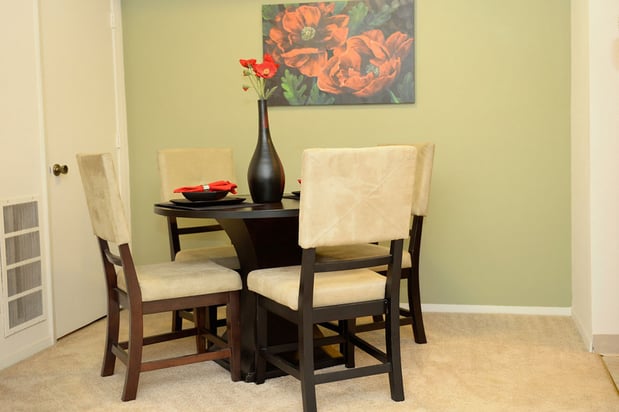 Images Suson Pines Apartments