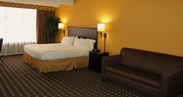 Images Holiday Inn Express & Suites Lexington-Hwy 378, an IHG Hotel