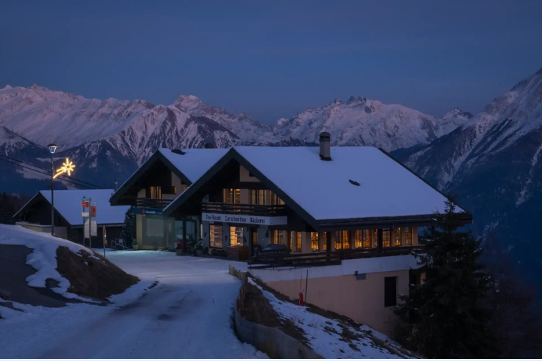 Zurschmitten - Ferienwohnungen - Tea Room - Bäckerei, Aletschpromenade 70 in Riederalp