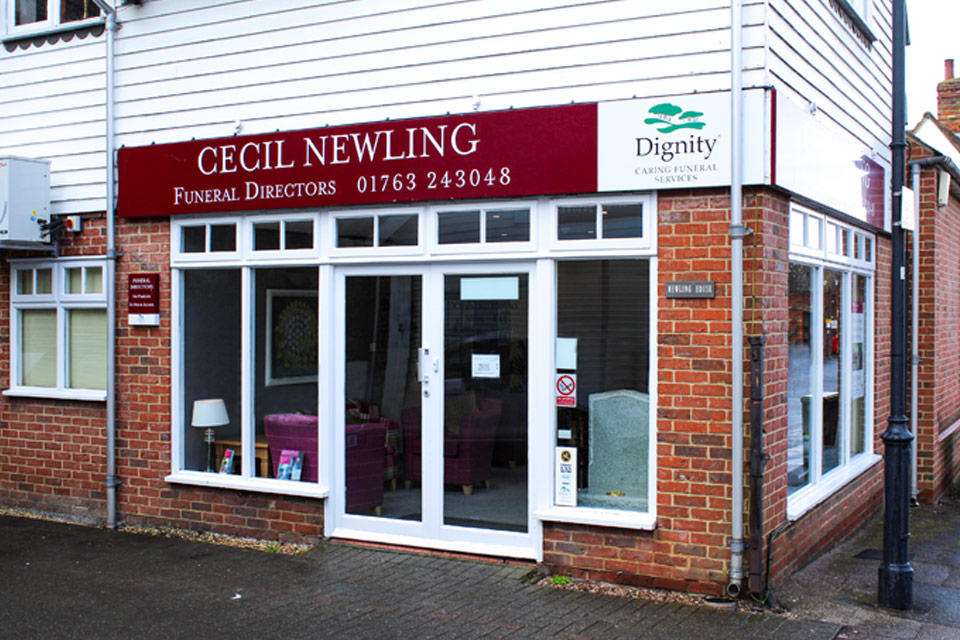 Images Closed - Cecil Newling Funeral Directors