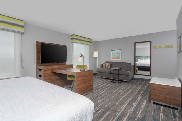 Images Hampton Inn & Suites Lincoln Northeast I-80