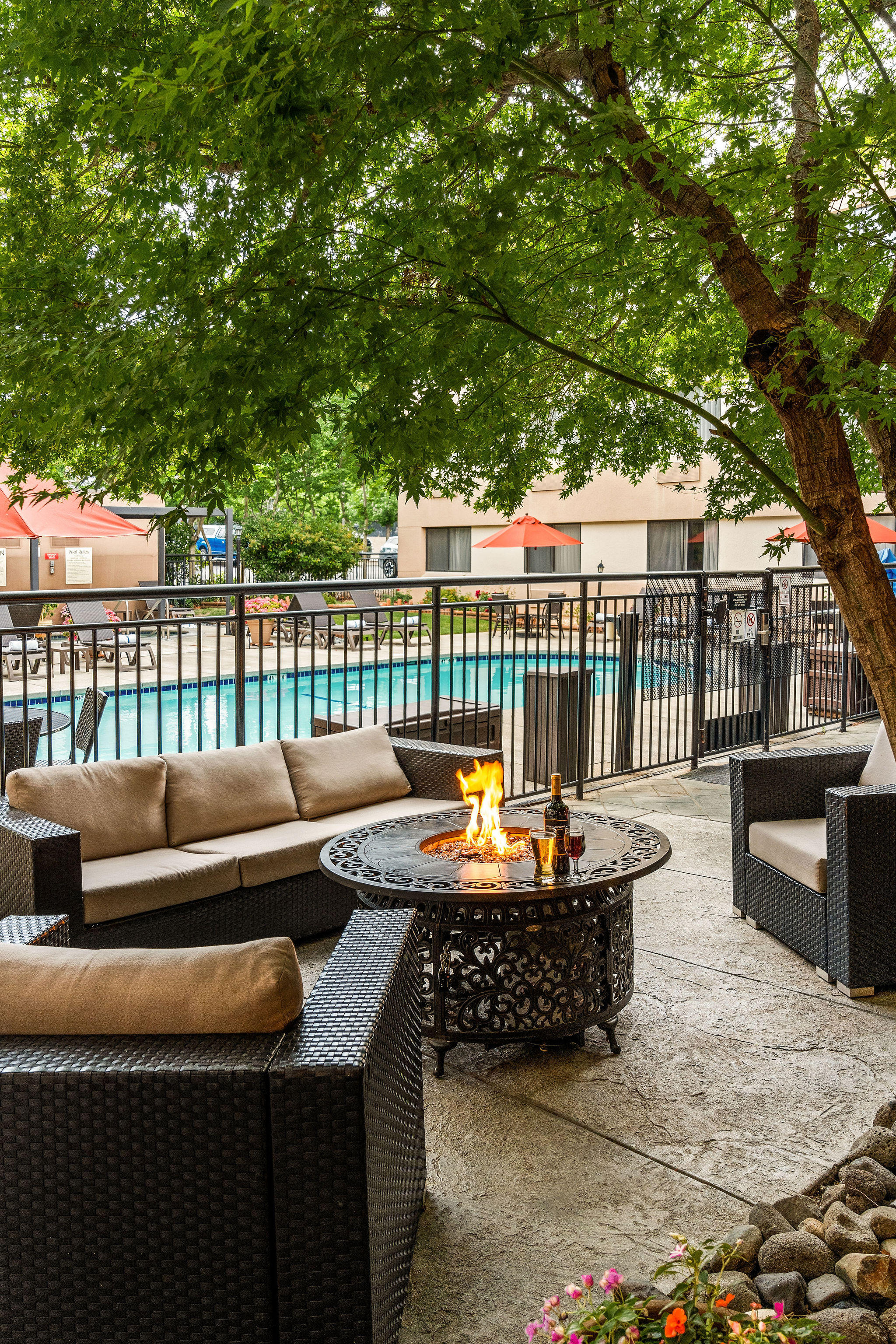 Outdoor Pool & Spa