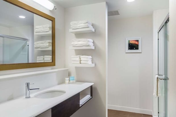 Images Hampton Inn & Suites Newport/Cincinnati