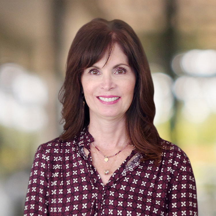 Headshot of Kelly Simms, a wealth advisor at Chase