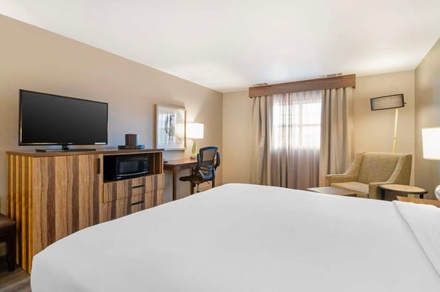 Images Best Western Cedar Inn & Suites