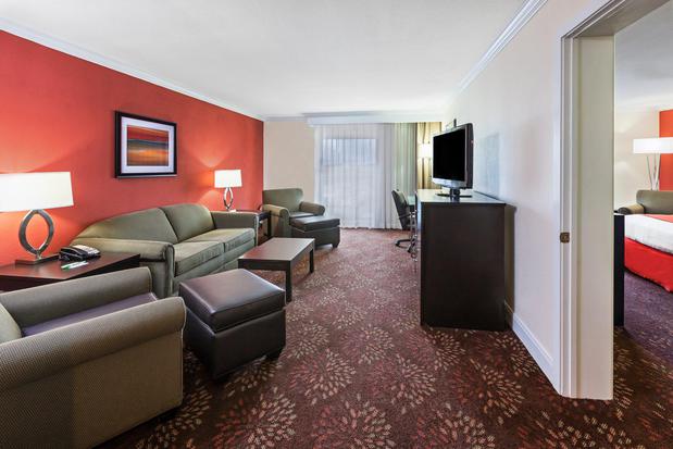 Images Holiday Inn Tyler - Conference Center by IHG