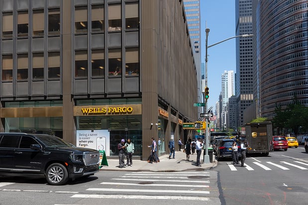 Images Wells Fargo Bank