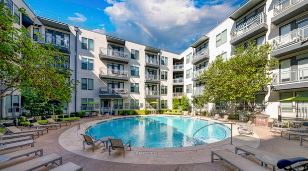 Images MAA South Lamar