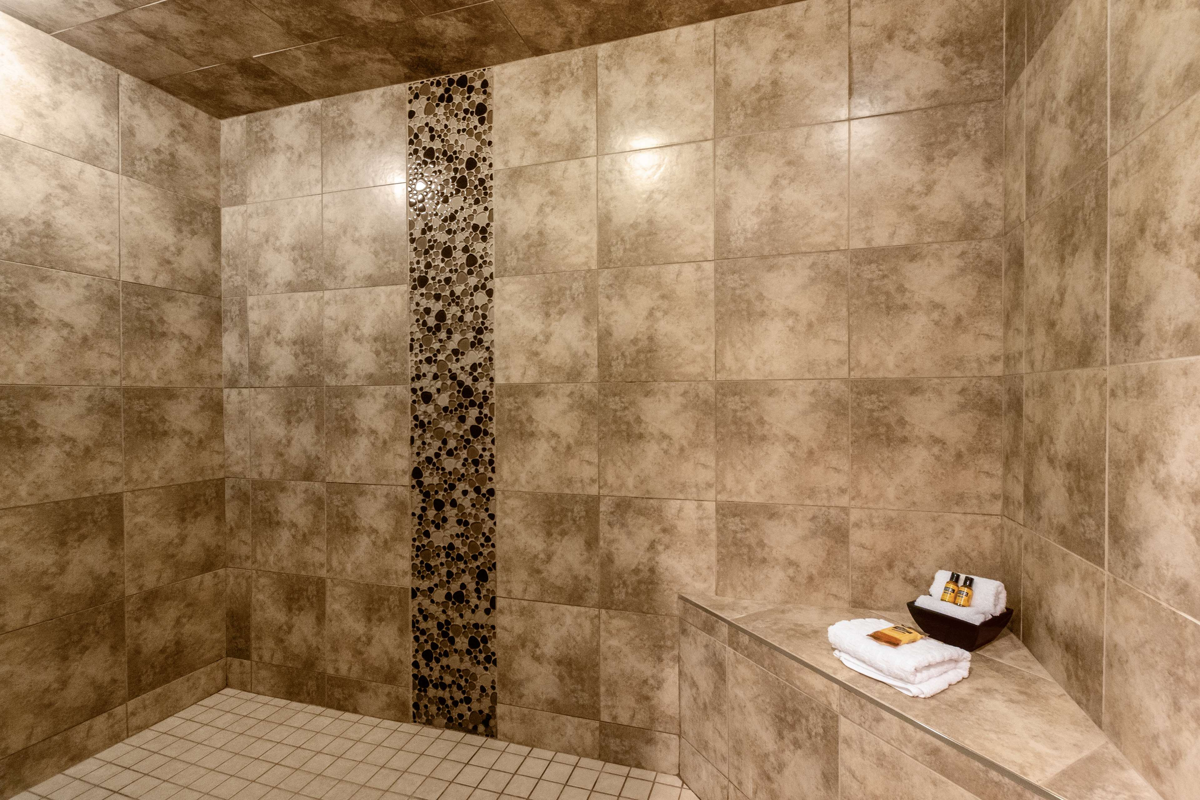 Bathroom Best Western Plus Norwester Hotel & Conference Centre Thunder Bay (807)473-9123