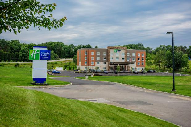 Images Holiday Inn Express & Suites Jamestown by IHG