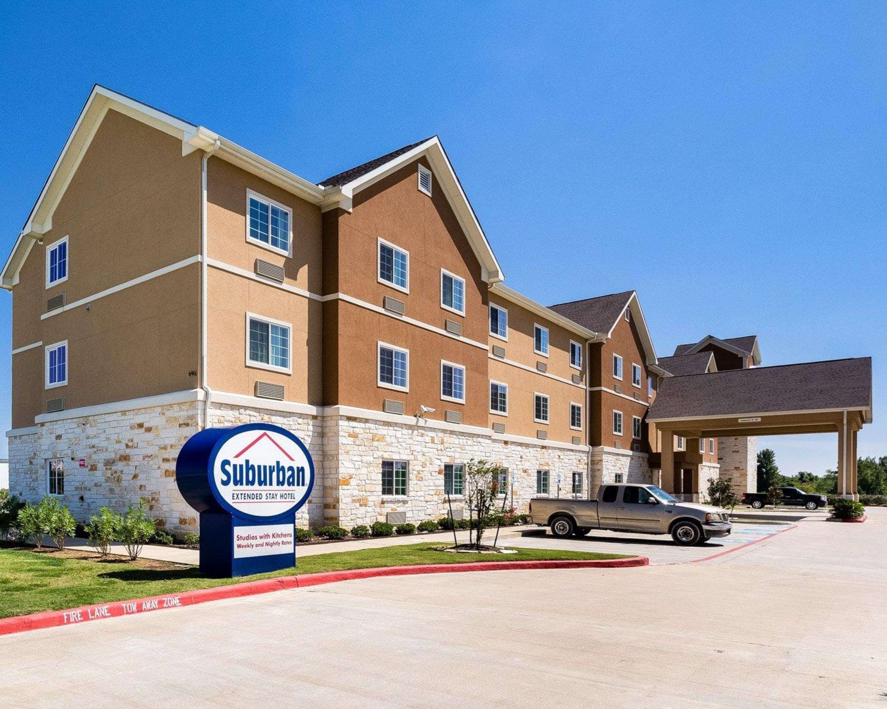 extended stay hotels near me        <h3 class=