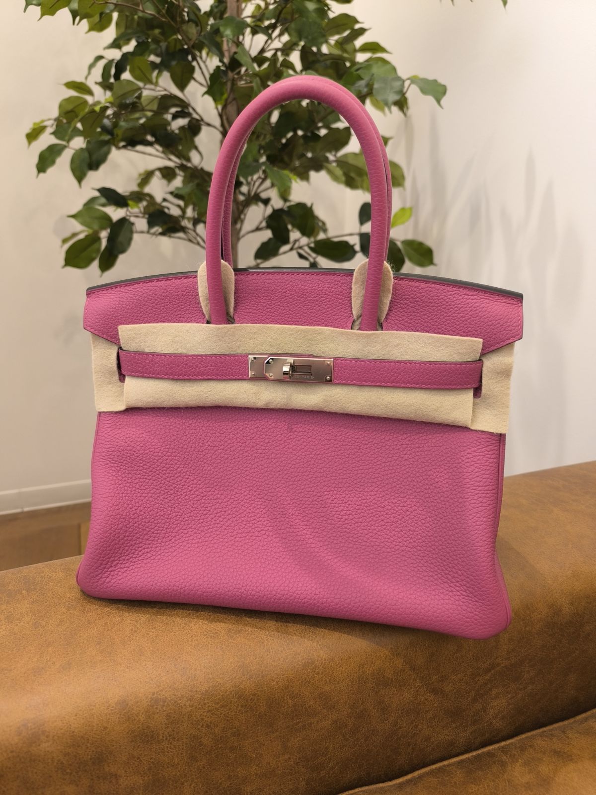 Images KOMEHYO（コメ兵）買取センターThe Kitahama PLAZA