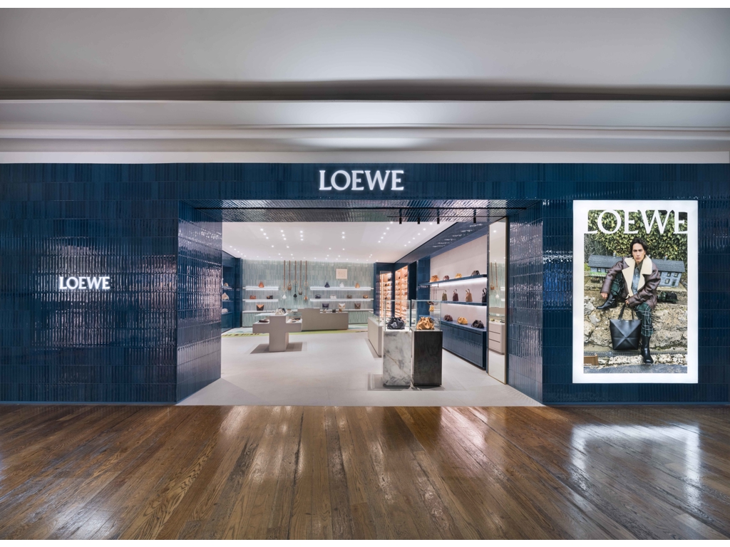 LOEWE Heathrow Airport - T3