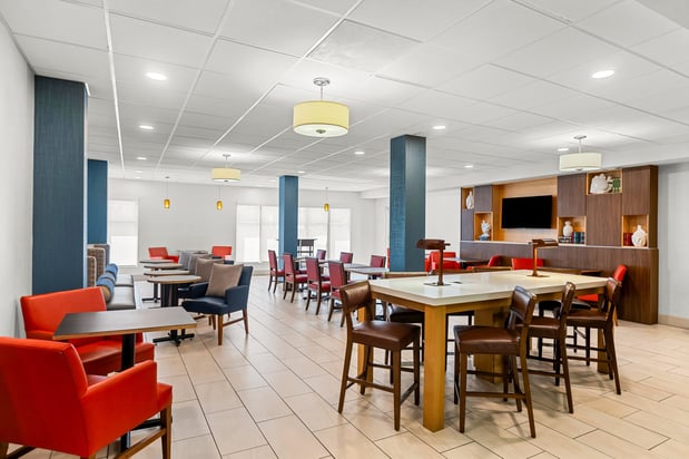 Images Holiday Inn Express & Suites Savannah - Midtown by IHG