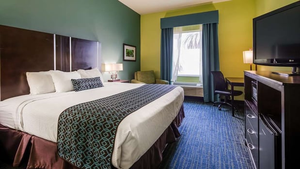 Images Best Western Plus Carrizo Springs Inn & Suites