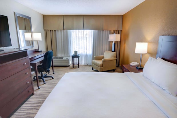 Images Holiday Inn St. Petersburg N- Clearwater by IHG
