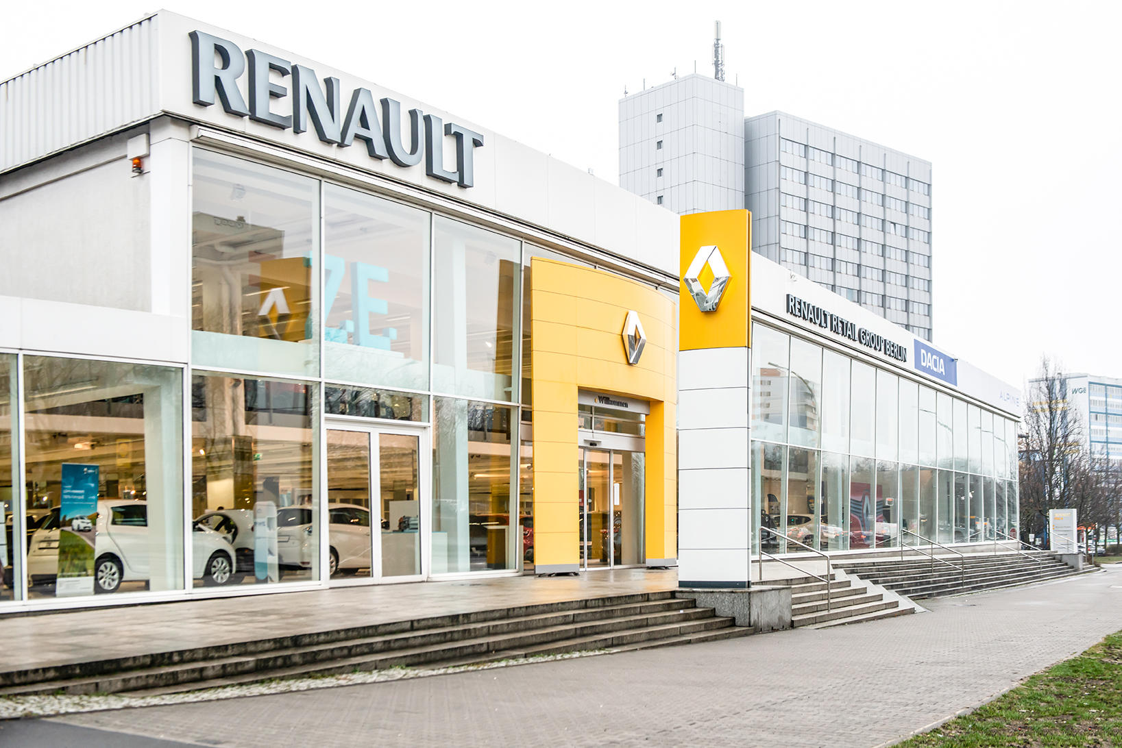 Renault Retail Group Fennpfuhl außen 2