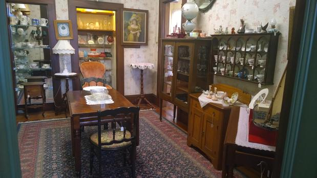 Images Magnolia House Antique Village