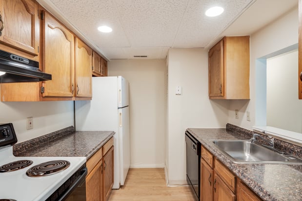 Images Vantage Pointe West Apartment Homes
