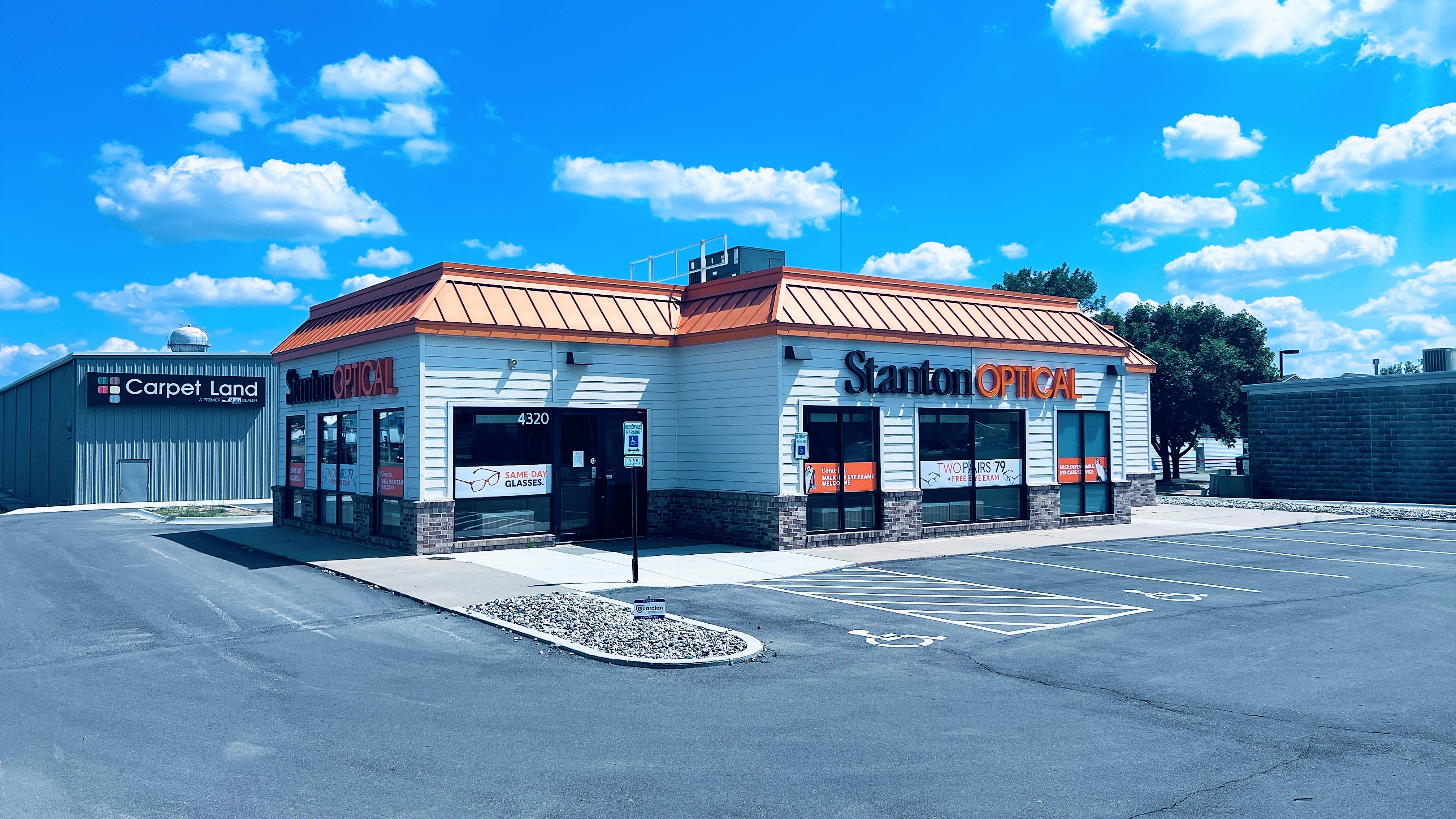 Storefront at Stanton Optical store in Lincoln, NE 68521