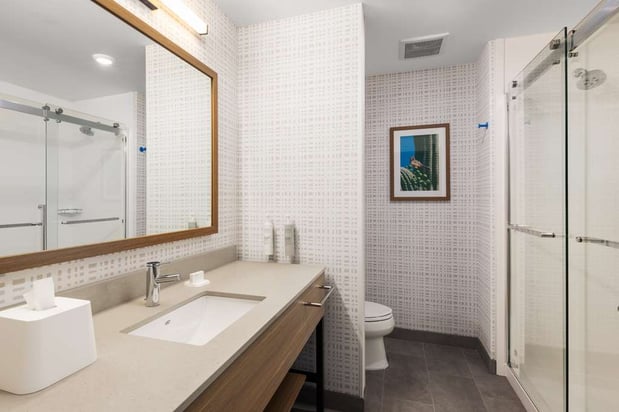 Images Hampton Inn and Suites by Hilton Cottonwood