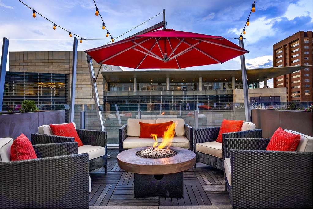 The Art Hotel Denver, Curio Collection by Hilton