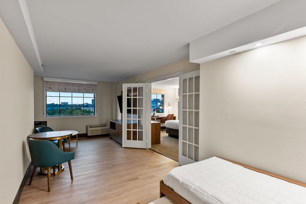 Images Holiday Inn Niagara Falls State Park Entry by IHG