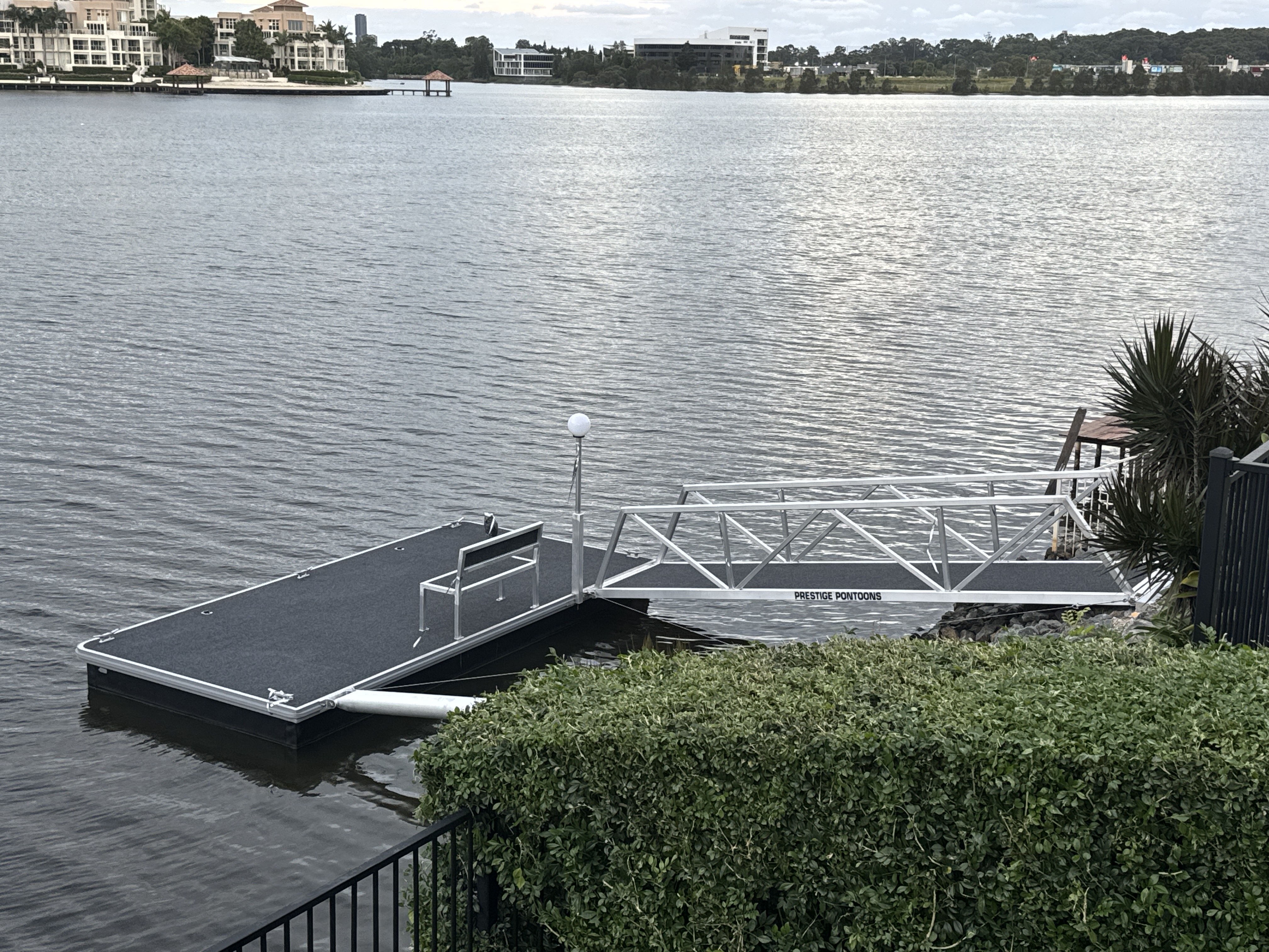 Images Prestige Pontoons