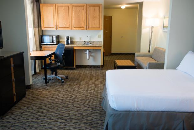 Images Holiday Inn Express & Suites Chanhassen, an IHG Hotel