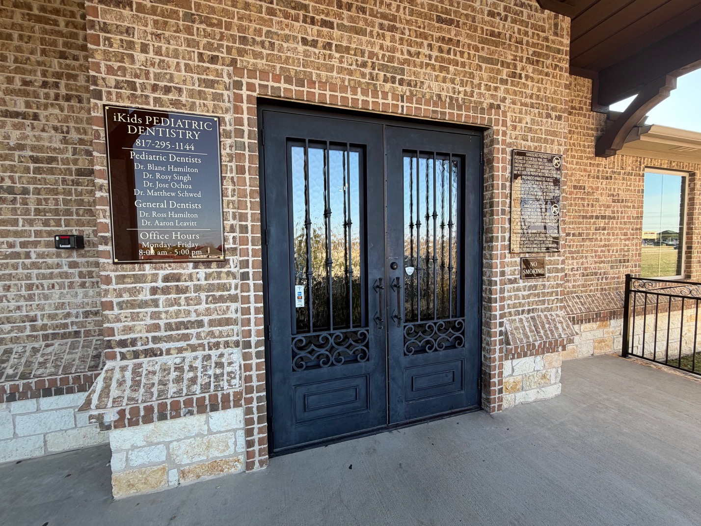 iKids Pediatric Dentistry - Burleson Image