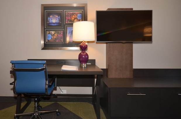 Images Holiday Inn Express & Suites Oklahoma City Mid - Arpt Area by IHG