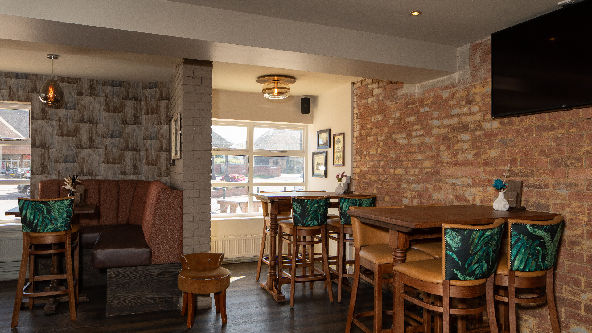 Images The Village Inn