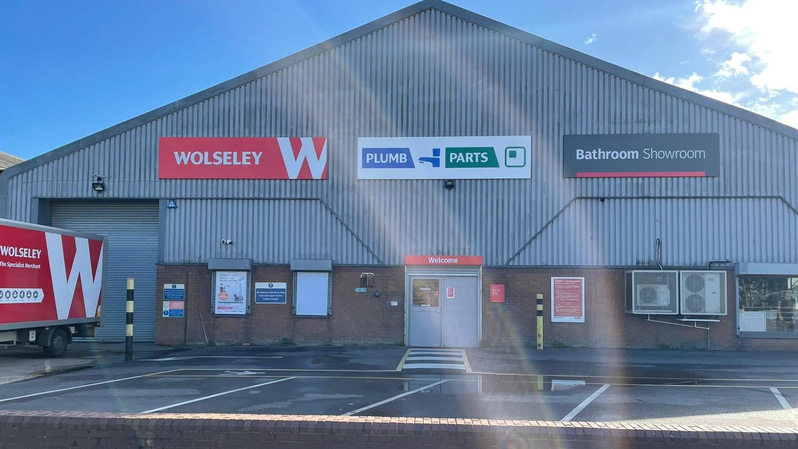 Grimsby Plumbing & Heating Supplies Bathroom Showroom Wolseley