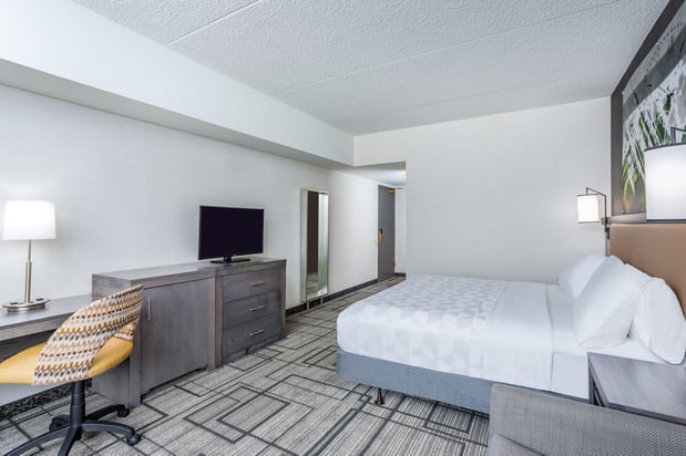 Images Holiday Inn Lafayette-City Centre by IHG