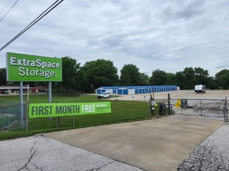 Beauty Image - Storage Express at 1102 E Morton Ave, Jacksonville, IL 62650