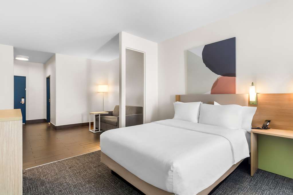 Guest room