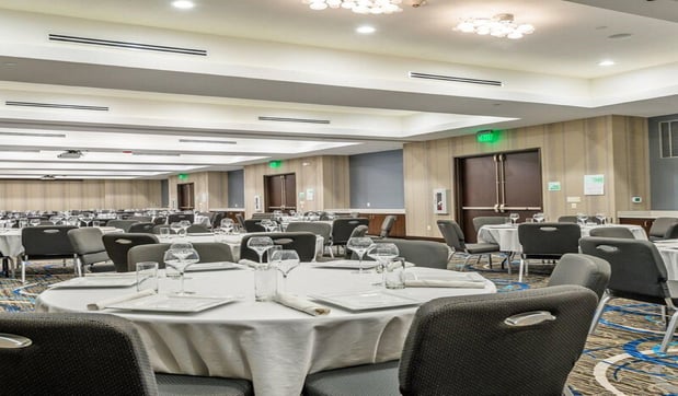 Images Holiday Inn Austin Airport by IHG